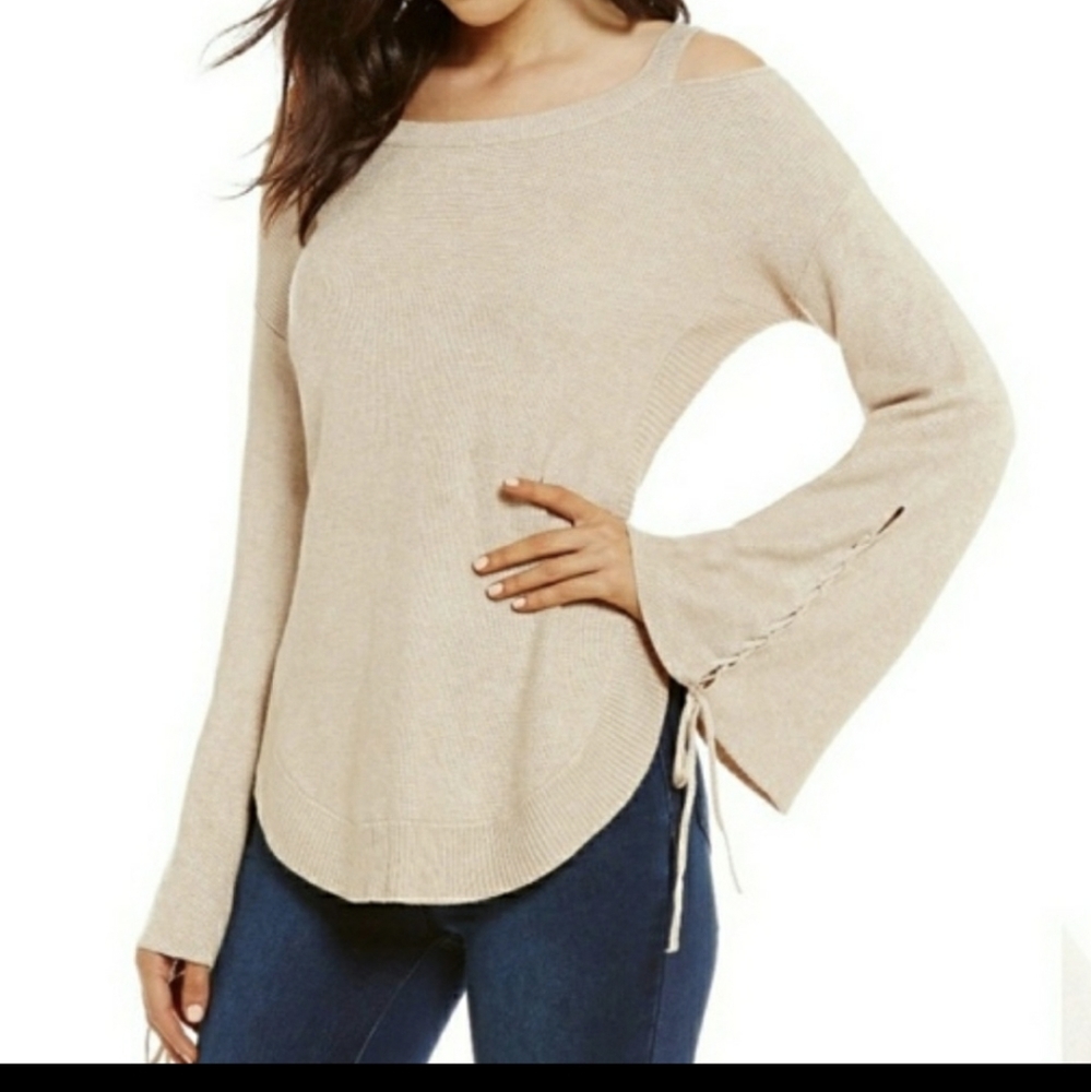 Gianni Bini bell sleeve cold shoulder sweater